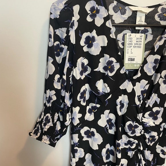 NWT H&M Floral Print Dress with Slit, Size Small, New With Tags - Picture 7 of 9